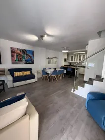Beautiful Bungalow by the Beach - Image 2