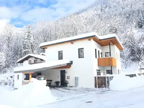 Apartment with garden - Image 3