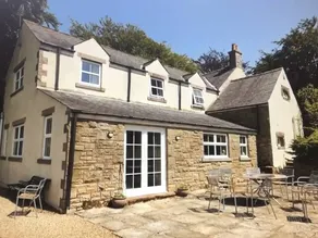 Cottage with garden - Image 3