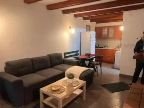 Child-friendly house with garden, terrace & barbecue | City view | Pets allowed - Image 3