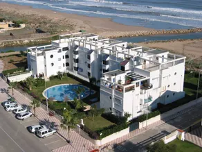 Holiday apartment with garden, terrace & pool | Beach view - Image 2