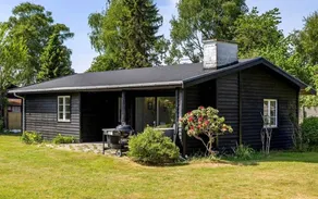 Holiday home with garden near Tisvilde beach - Image 2