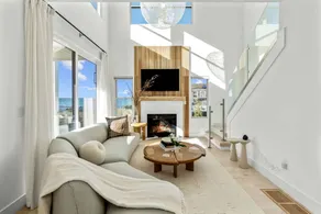 Peaceful Oceanfront Villa in Bourne, Massachusetts - Image 2