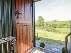 Cottage with hot tub, garden & barbeque | Pet-friendly - Image 3