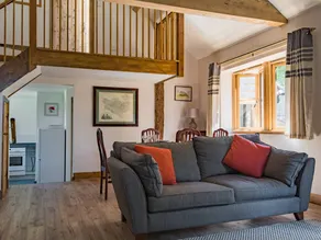 Cottage with garden - Image 3
