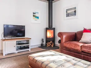 Family-oriented cottage with BBQ & garden | River view | Pets are welcome - Image 2