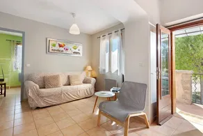 Family-friendly lovely holiday home with terrace, pool & barbecue | Garden view | Pet-friendly - Image 3