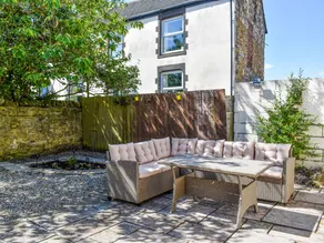 Cottage with garden - Image 3