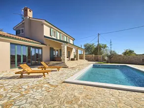 House with barbeque, terrace & private pool - Image 4