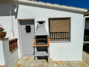Holiday home with barbeque, terrace & garden - Image 5