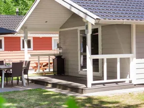 Children-friendly wonderful lodge with heated pool - Image 4