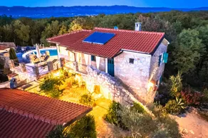 Fully equipped lovely villa with private pool, terrace & barbeque | Dogs allowed - Image 2
