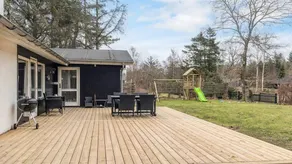 Holiday home with terrace, pool & sauna - Image 4