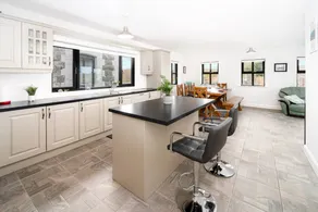 Holiday home with garden - Image 3