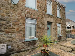 Cottage with garden - Image 4