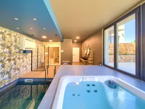 House with jacuzzi, sauna & private pool - Image 4