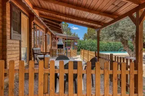 Ferienwohnung mit Pool, Garten und Terrasse | Bergblick - Image 2