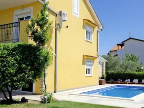 Fully equipped holiday home with terrace, garden & private pool | Pets are welcome - Image 3