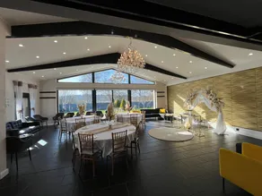 Escape to Pottum Luxury Villa - Image 4