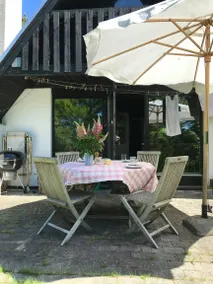 Child-friendly holiday home with terrace & BBQ - Image 4