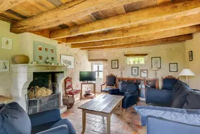 Holiday home with barbecue, terrace & pool | Suitable for remote work - Image 2