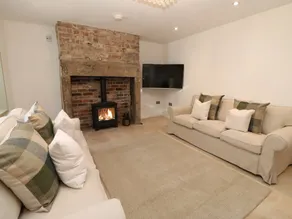 Family-friendly charming cottage - Image 3