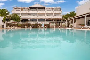 Flat with terrace, garden & fast internet | Sea view | Suitable for remote work - Image 2