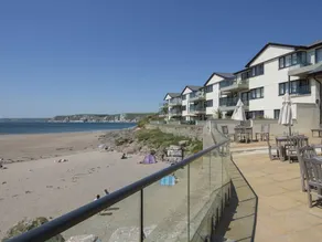 Family-friendly cottage with pool & sauna | Beach view | Beach nearby - Image 3