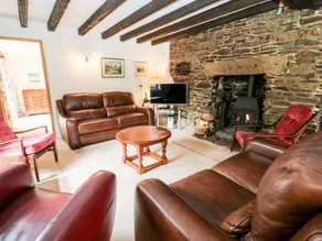Cottage with BBQ & garden - Image 3