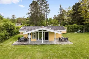 Fully equipped holiday home with terrace, garden & barbeque | Dogs allowed - Image 2