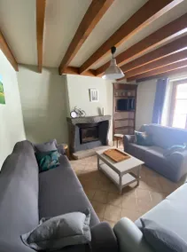 Holiday home with garden & BBQ | Mountain view - Image 4