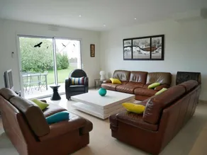Villa with garden & BBQ - Image 3