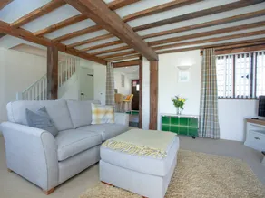 Children-friendly cottage with garden - Image 3