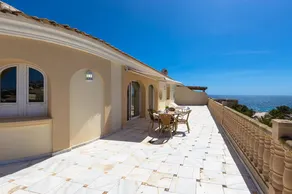 Holiday apartment with terrace - Image 2