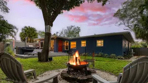 Middle Terrace Cottage by AvantStay | Hot Tub, Firepit, Al Fresco Dining | 10mins to Beach - Image 3