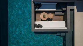 Villa with pool - Image 4