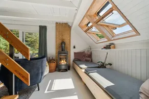 Holiday home with BBQ & terrace | Pets allowed - Image 3