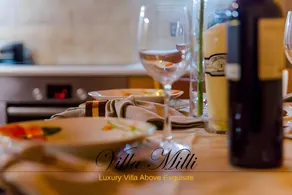 Villa with garden & terrace | City view | Perfect for remote work - Image 5