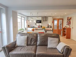 Cottage with garden - Image 3