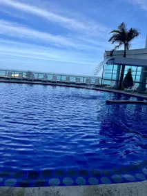 Apartamento con piscina | Vistas a la ciudad - Image 5
