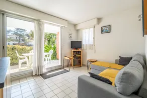 Appartement de vacances avec piscine, jardin et terrasse | Vue jardin - Image 2