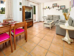 Appartement de vacances avec terrasse, piscine et jardin - Image 4
