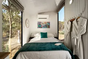 Vineyard Tiny Glamping in Victoria near Kara Kara National Park - Image 4