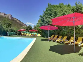 Family-friendly mobile home with hot tub, terrace & heated pool | Dogs allowed - Image 3