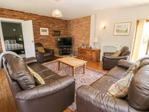 Cottage with garden - Image 5