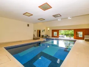 Family-oriented cottage with garden, pool & sauna - Image 4