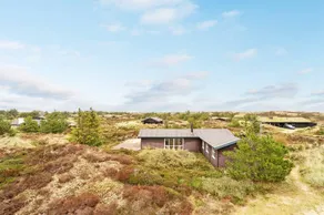 Holiday home with terrace - Image 2