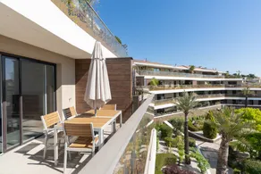 Apartment with terrace & pool - Image 2