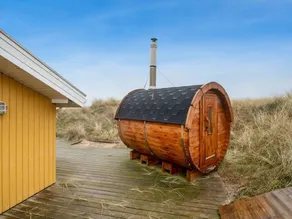 Family-oriented house with terrace, sauna & private pool | Beach nearby | Pets allowed - Image 3