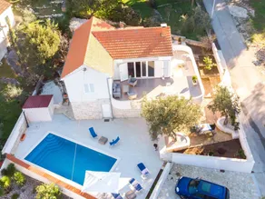 Ferienhaus mit privatem Pool, Grill und Garten - Image 3